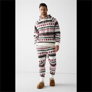 Fabletics The Go-To Jogger Holiday Fairisle